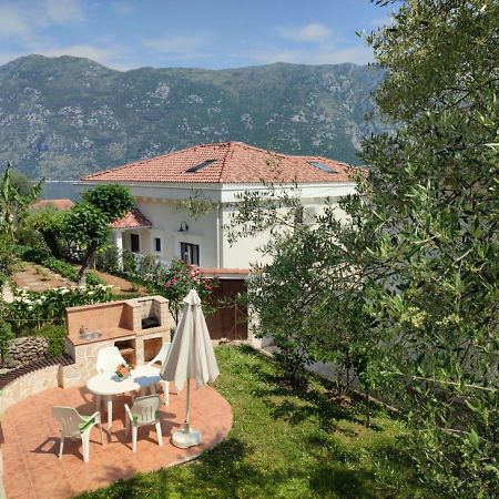 Holiday House In The Kotor Bay المظهر الخارجي الصورة
