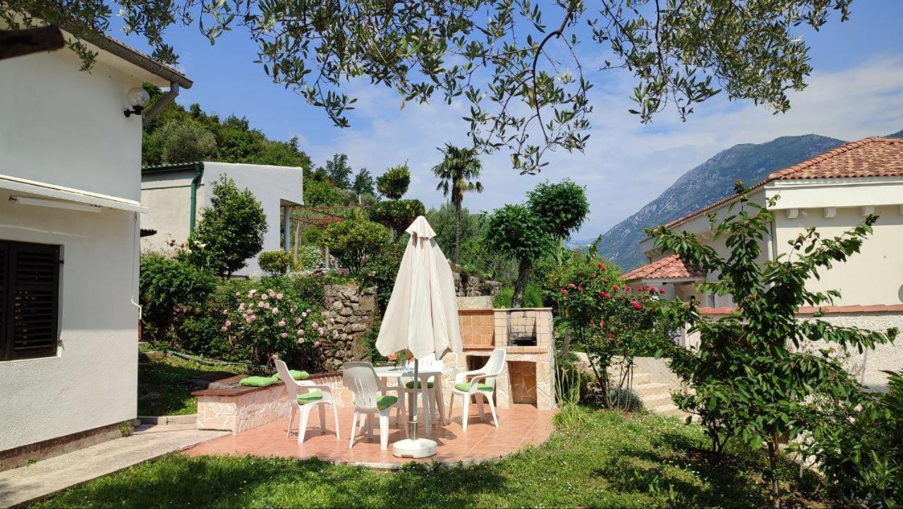 Holiday House In The Kotor Bay المظهر الخارجي الصورة