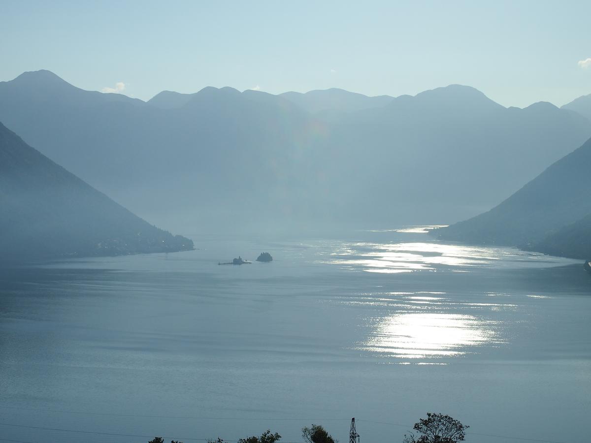 Holiday House In The Kotor Bay المظهر الخارجي الصورة