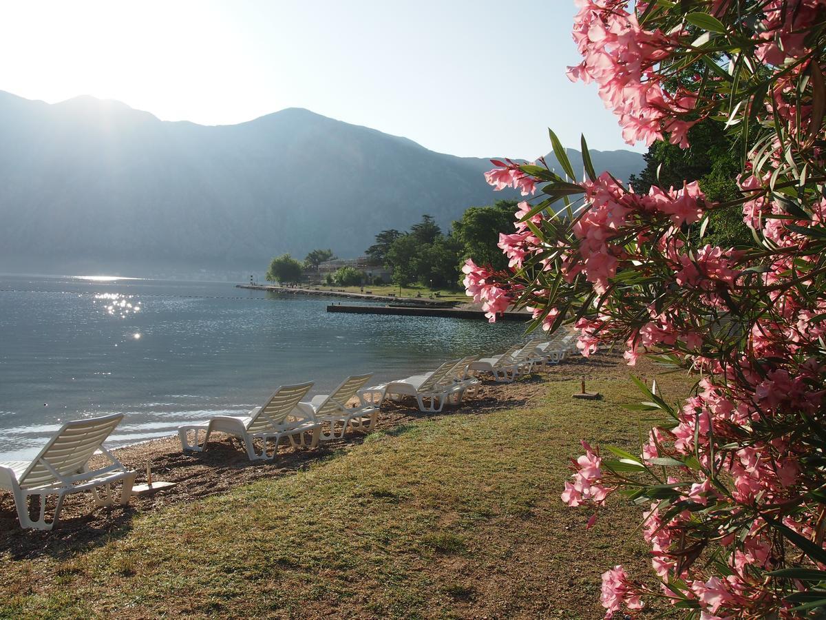 Holiday House In The Kotor Bay المظهر الخارجي الصورة
